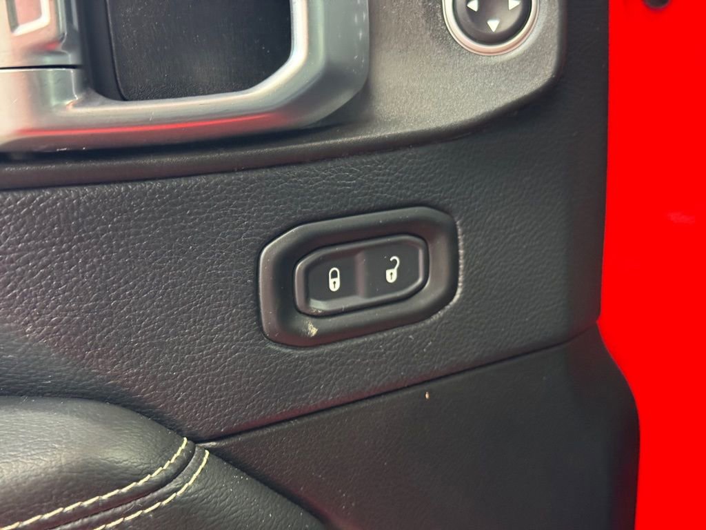 Used 2019 Jeep Wrangler Unlimited Sahara image 9