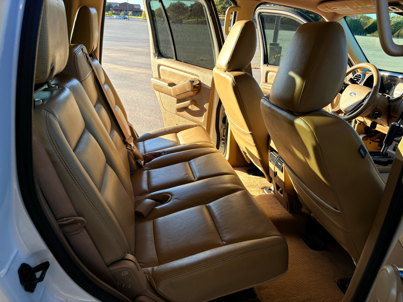 Used 2010 Ford Explorer XLT image 25