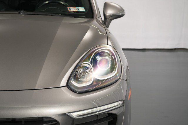 Used 2016 Porsche Cayenne image 6