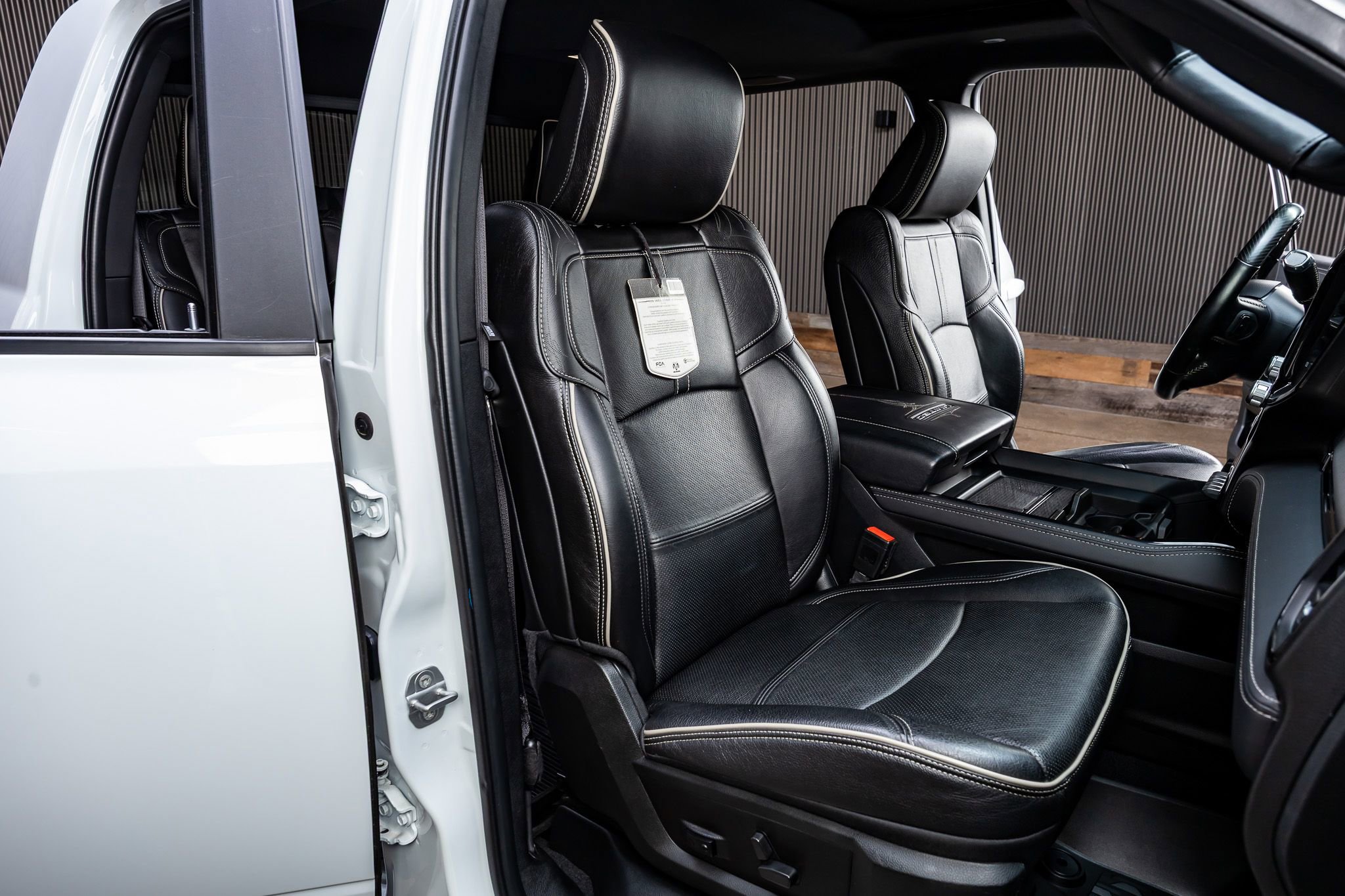 Used 2022 RAM 2500 Limited w/ Night Edition image 32