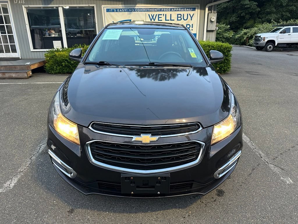 Used 2015 Chevrolet Cruze LT w/ Sun And Sound Package FWD image 2