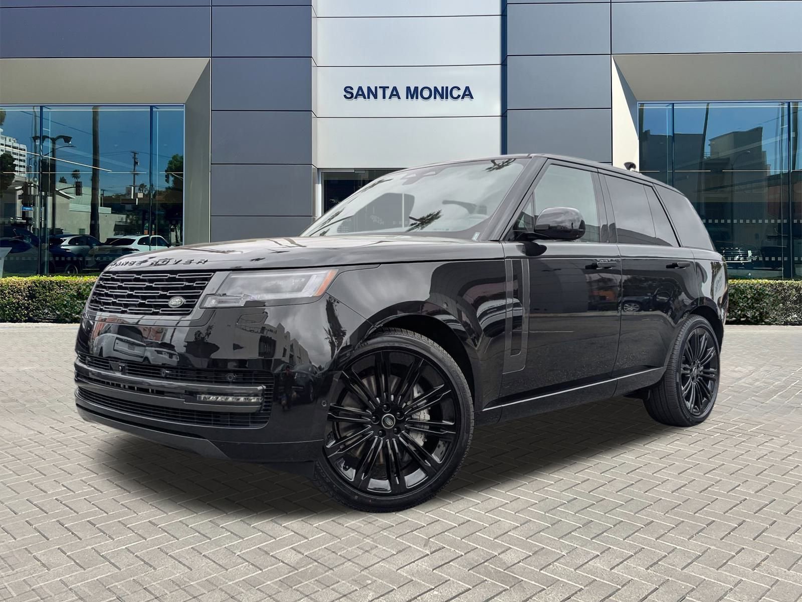 New 2025 Land Rover Range Rover SE