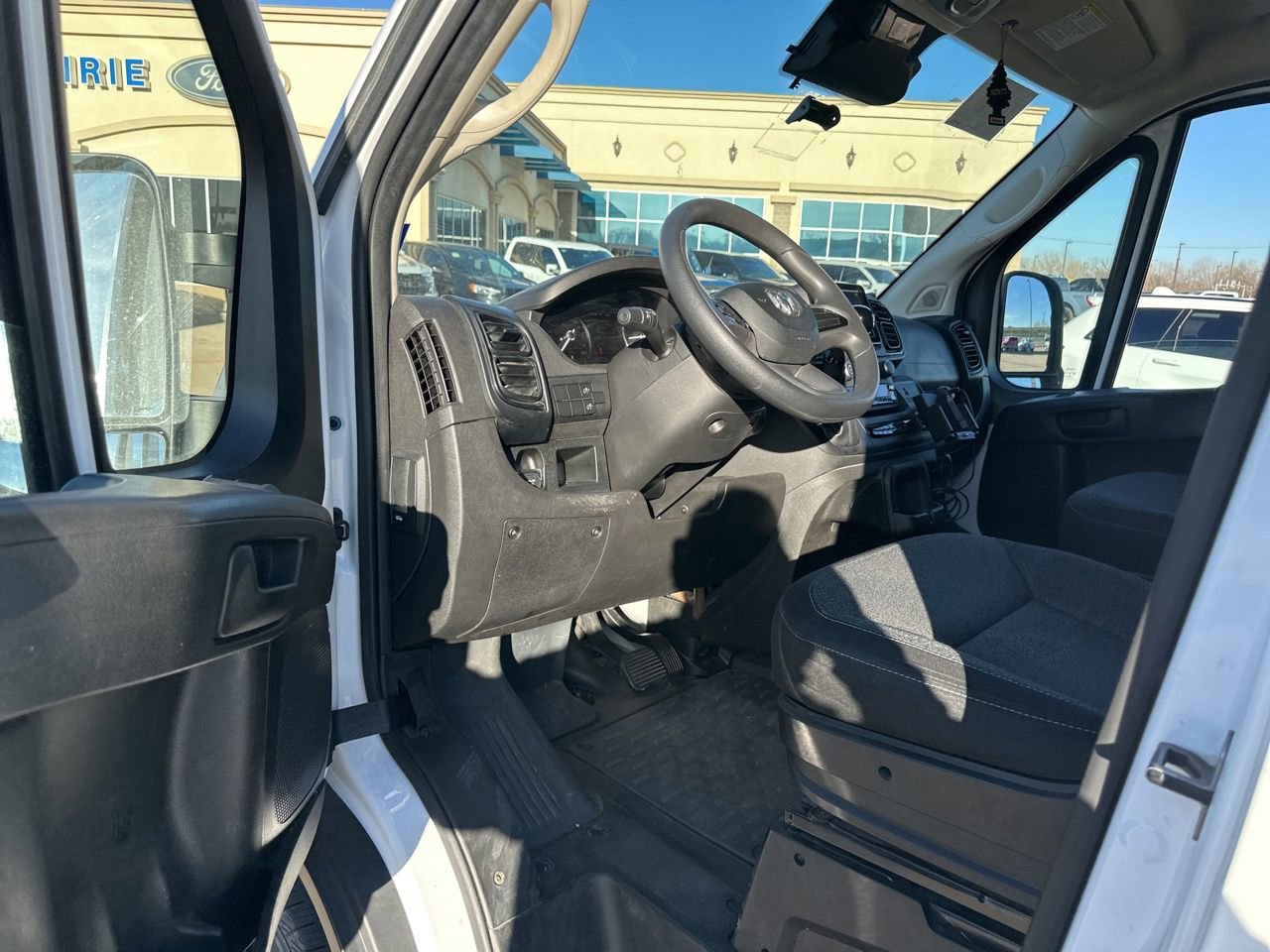 Used 2023 RAM ProMaster 2500 image 12