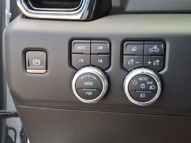 Used 2025 GMC Sierra 2500 AT4 AWD/4WD image 14