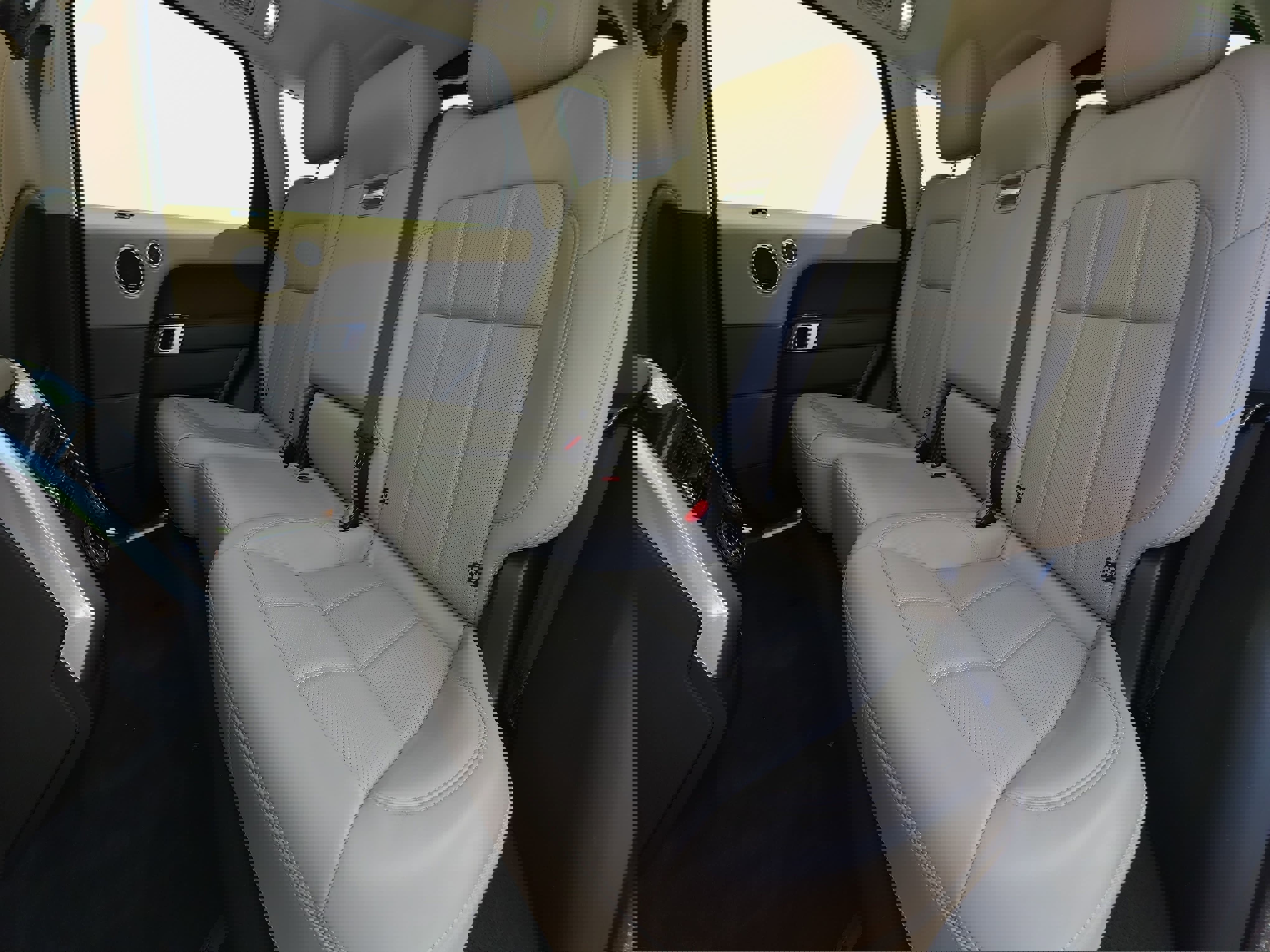 Certified 2022 Land Rover Range Rover Sport HSE Silver Edition image 14