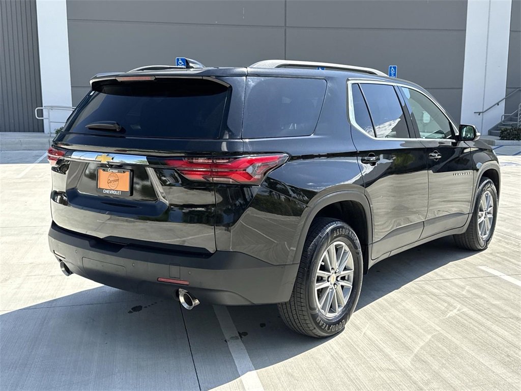 Used 2023 Chevrolet Traverse LT image 3