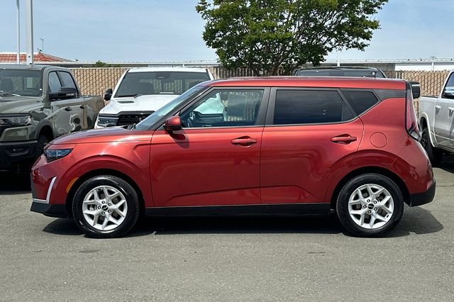 Used 2023 Kia Soul LX w/ LX Technology Package image 7