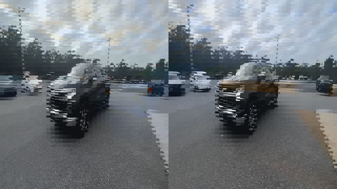 Used 2023 Chevrolet Silverado 1500 LT image 4