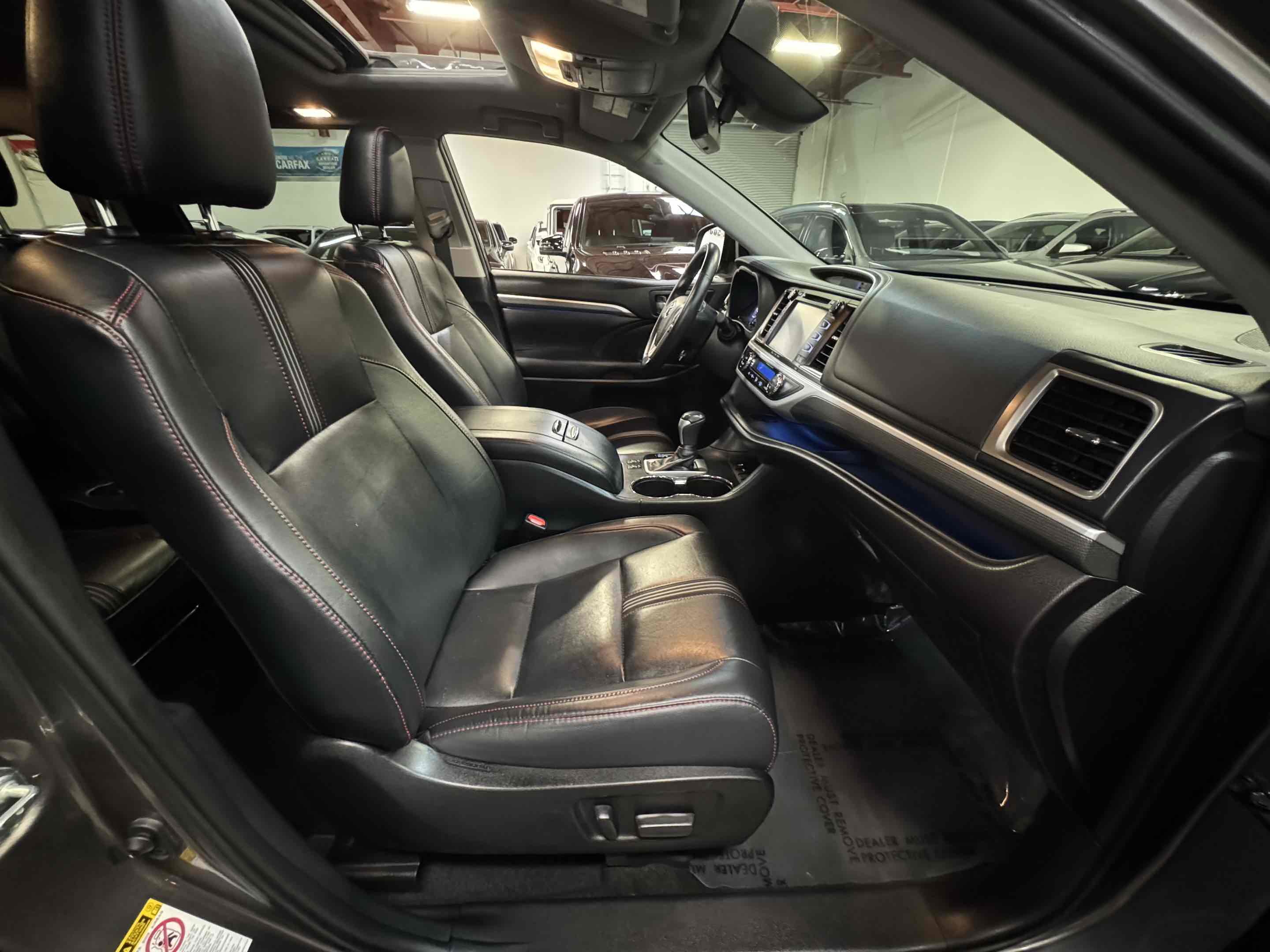 Used 2019 Toyota Highlander XLE image 39