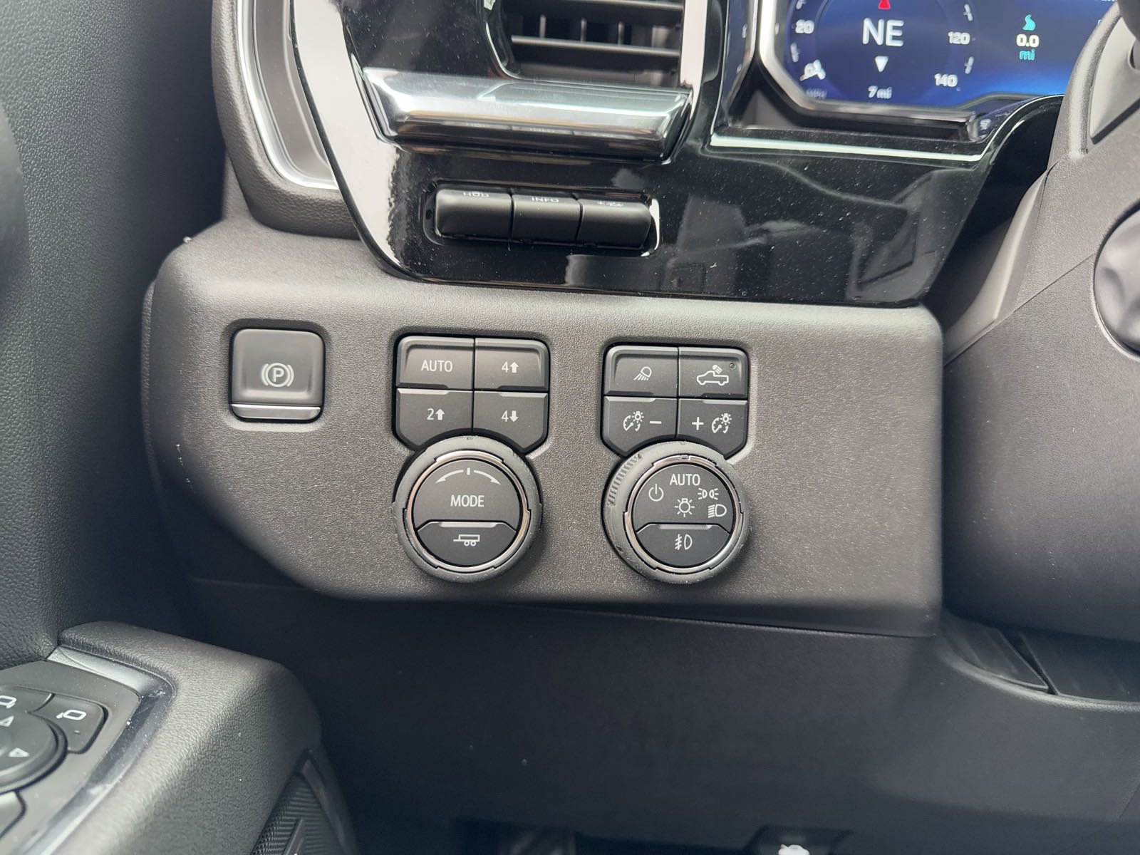 New 2025 Chevrolet Silverado 1500 LTZ w/ Technology Package image 25