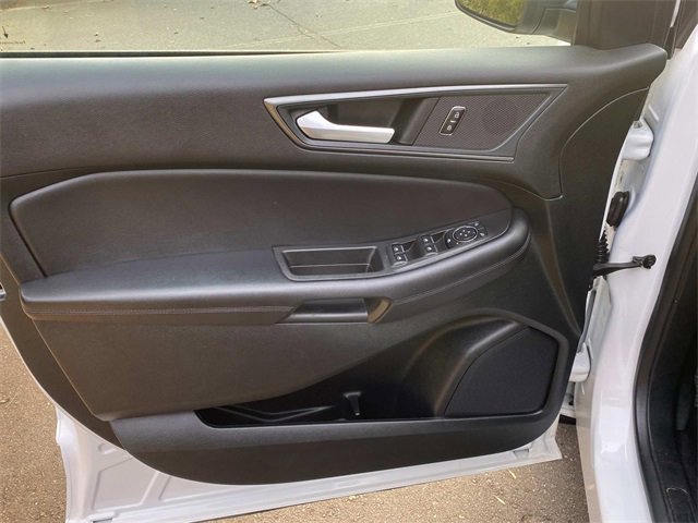 Used 2023 Ford Edge SE w/ Black Appearance Package image 12