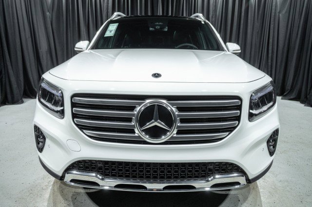 Certified 2026 Mercedes-Benz GLB 250 4MATIC image 2