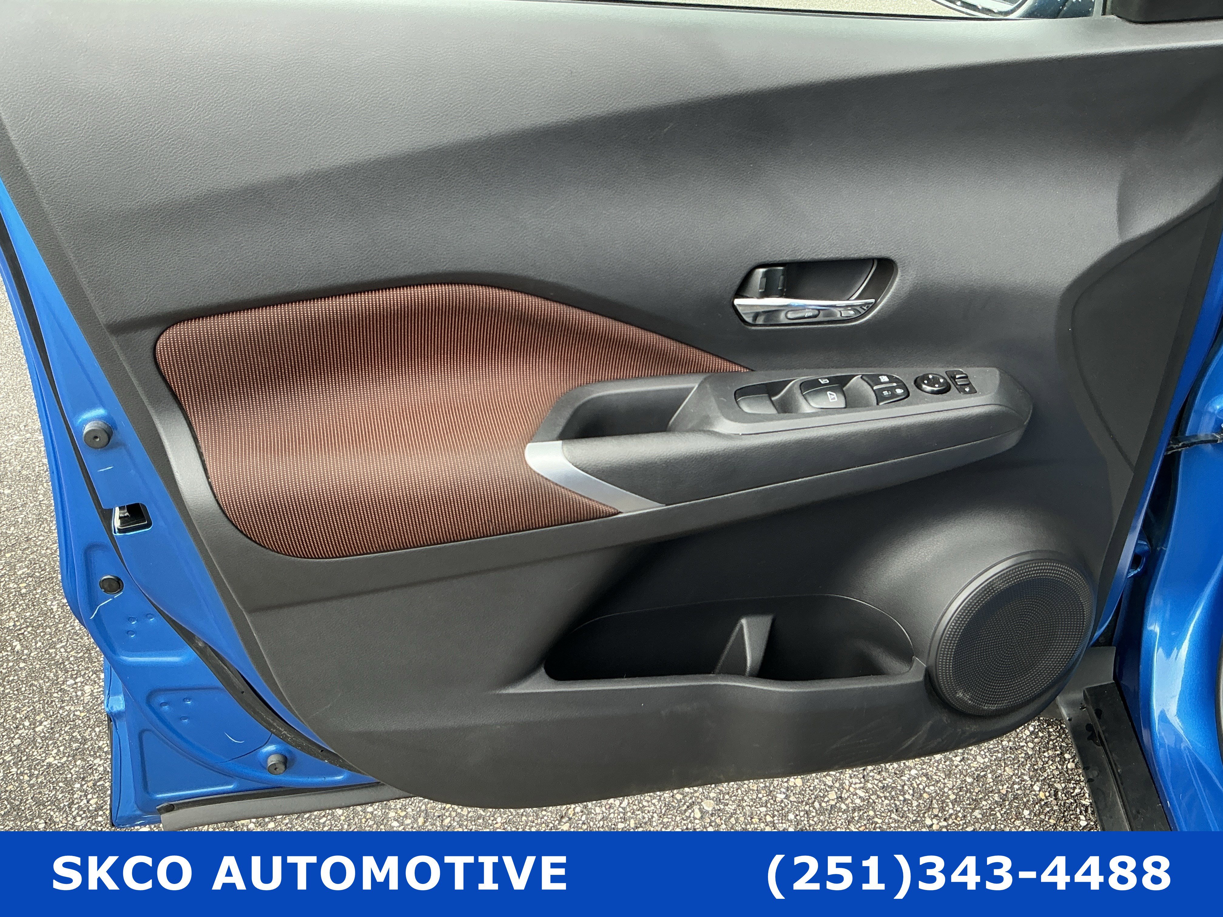 Used 2022 Nissan Kicks SR image 12