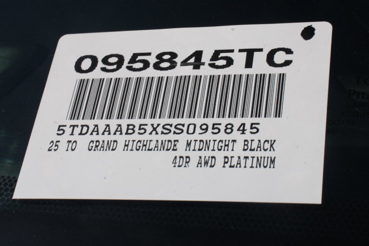 Certified 2025 Toyota Grand Highlander AWD image 37