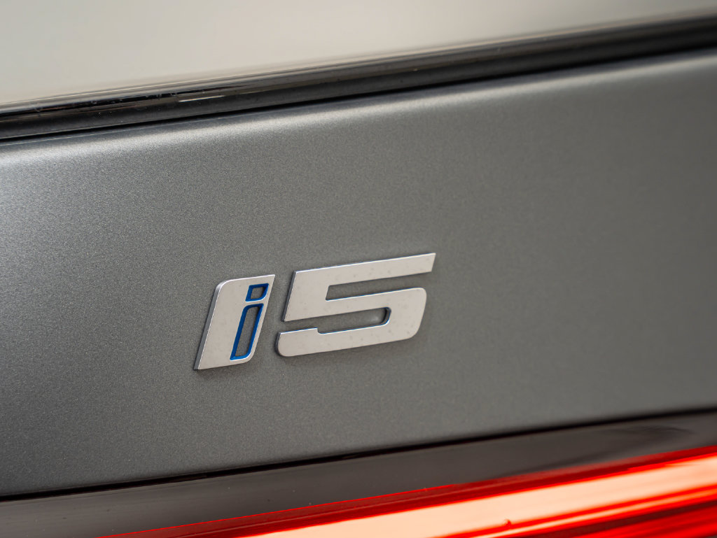 Used 2024 BMW i5 eDrive40i w/ M Sport Package RWD image 17