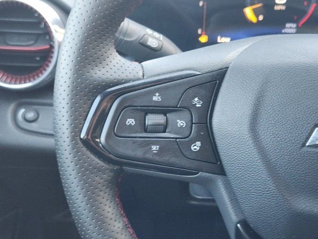 Used 2025 Chevrolet Trax RS w/ Sunroof Package image 29