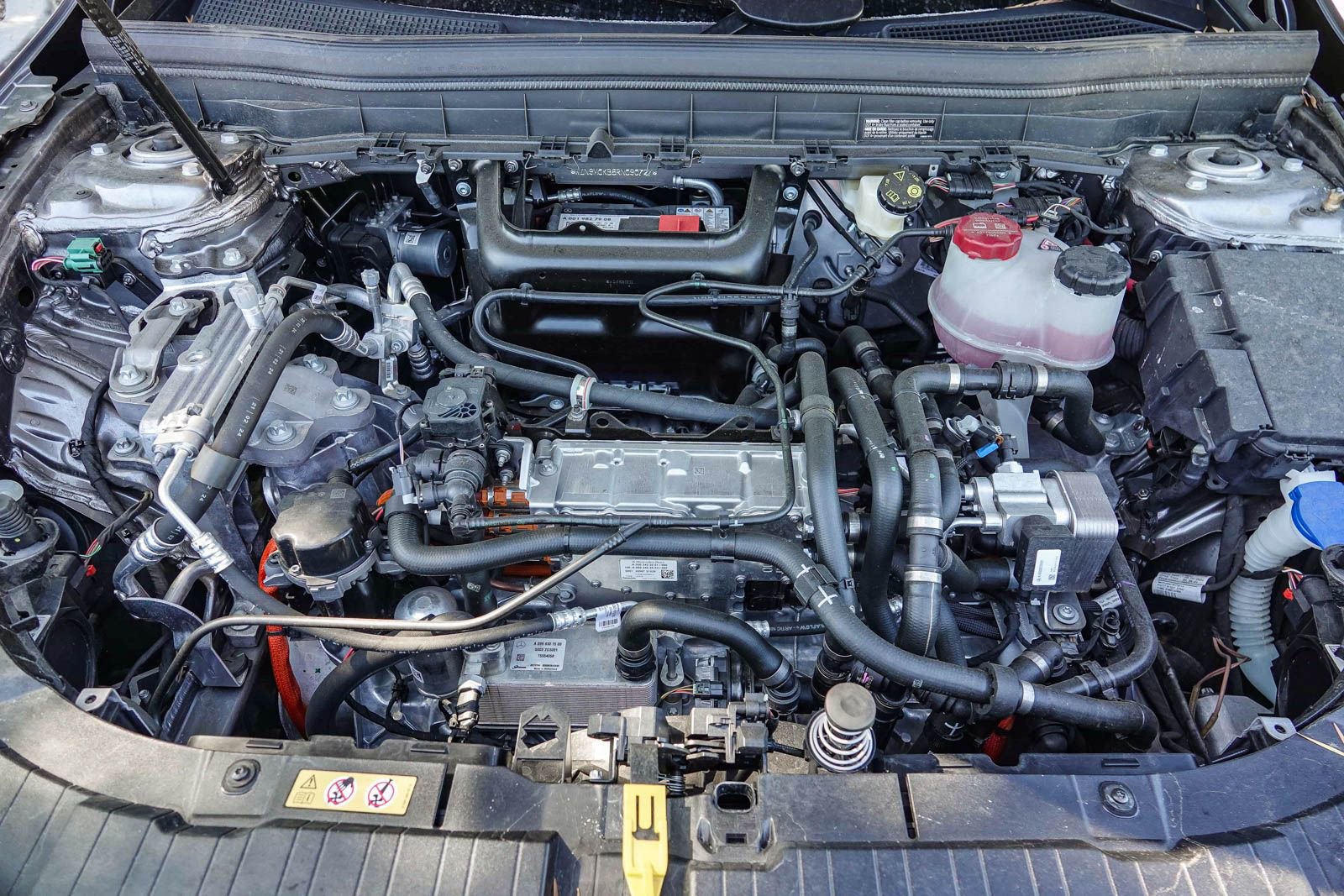 Used 2024 Mercedes-Benz EQB 300 4MATIC image 27