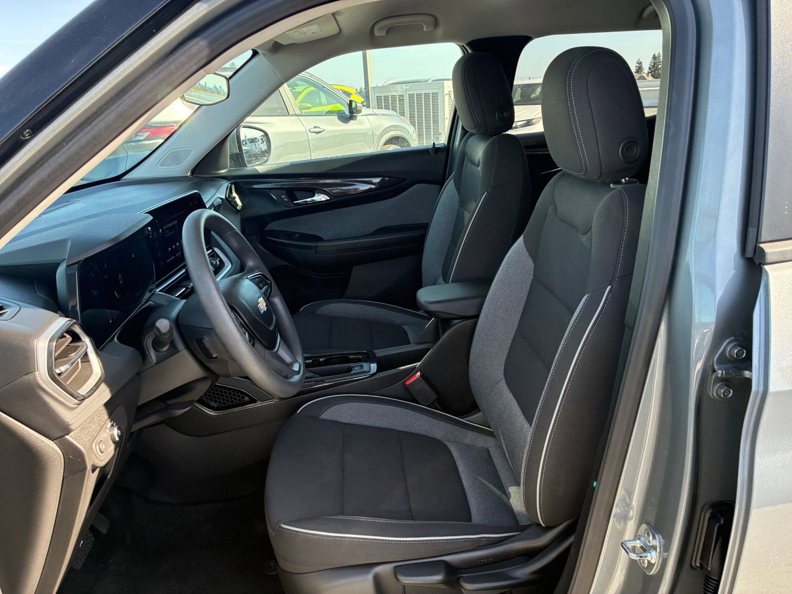 Used 2025 Chevrolet TrailBlazer LT image 25