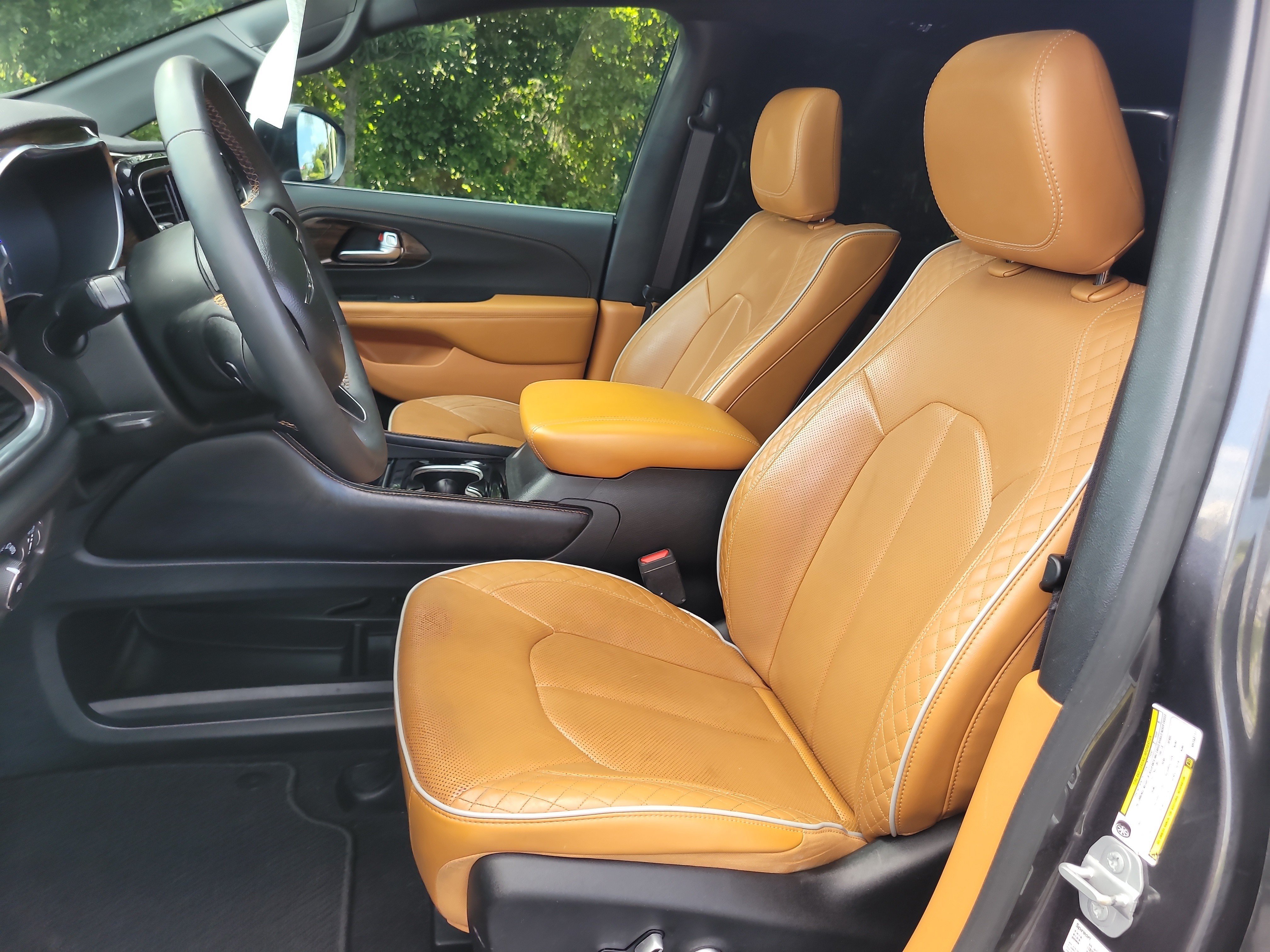 Used 2022 Chrysler Pacifica Pinnacle FWD image 22