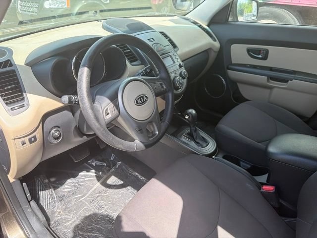 Used 2011 Kia Soul ! FWD image 8