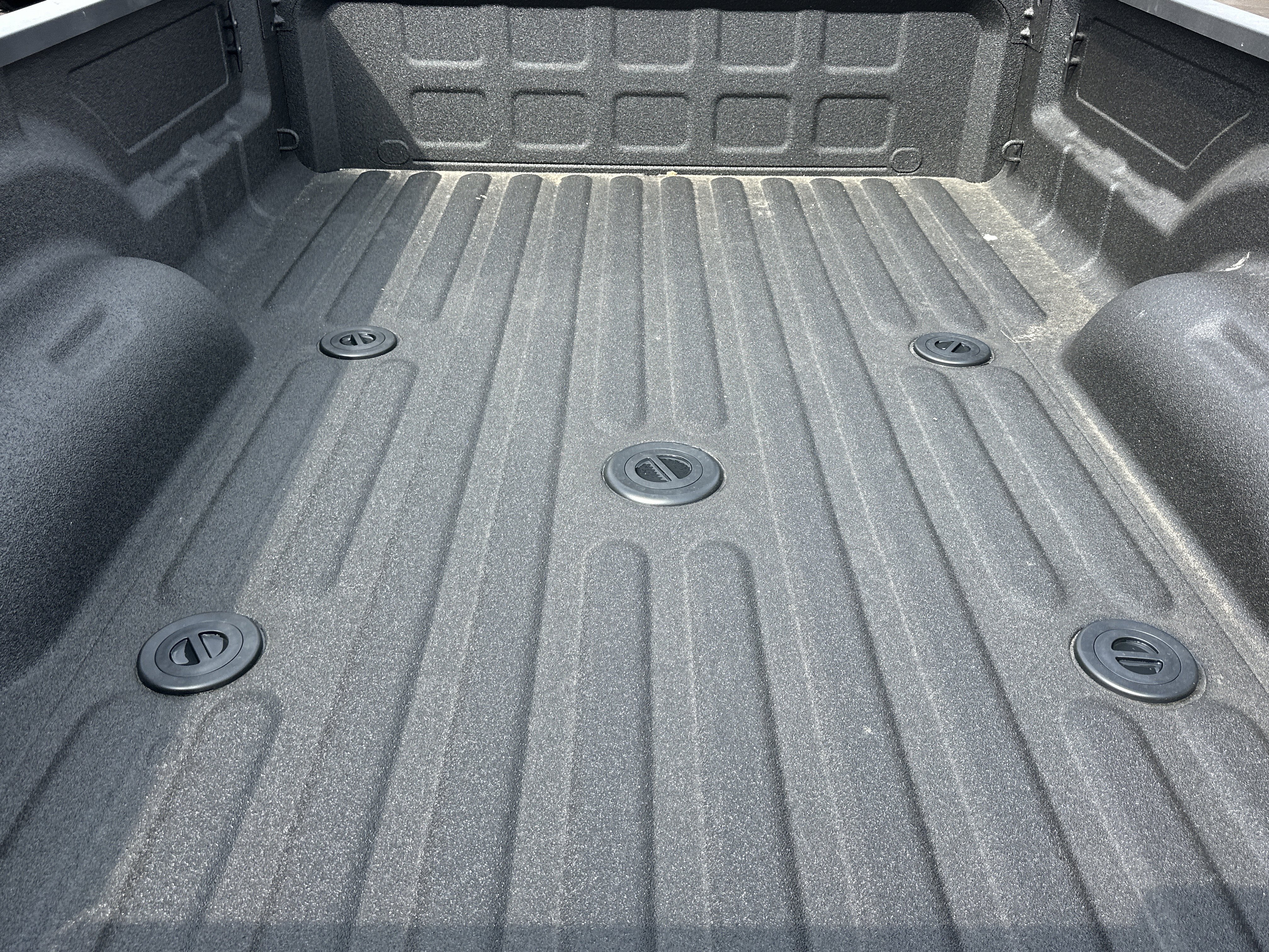 New 2026 RAM 3500 Laramie AWD/4WD image 17
