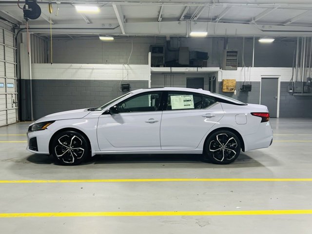 New 2025 Nissan Altima 2.5 SR w/ SR Premium Package image 14