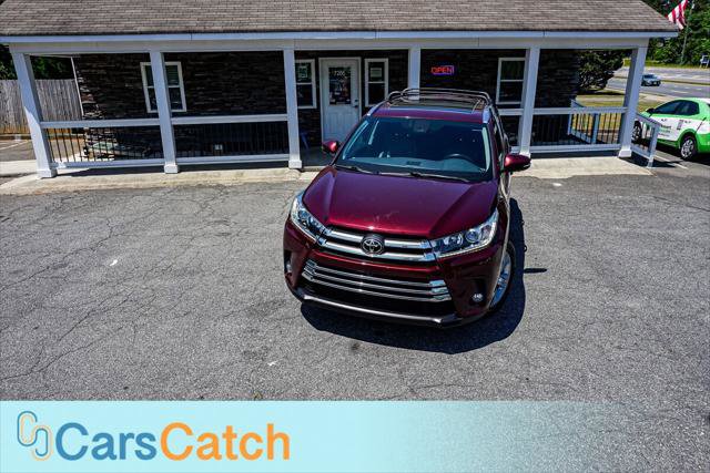 Used 2017 Toyota Highlander Limited Platinum AWD/4WD image 3