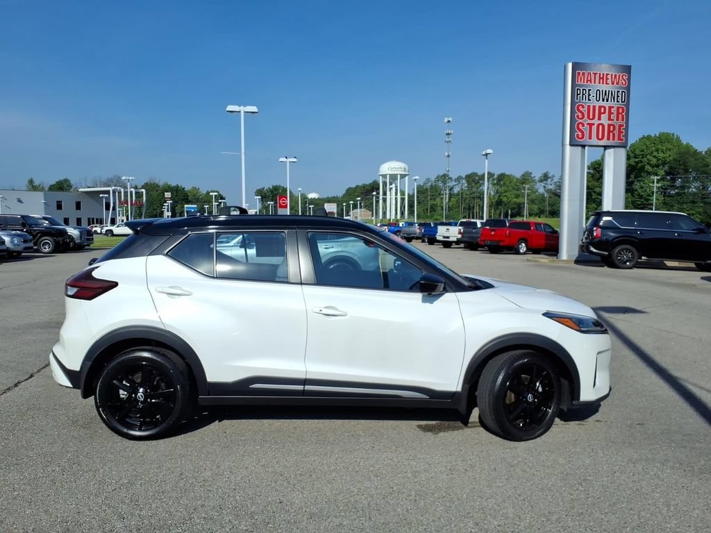 Certified 2024 Nissan Kicks SR w/ SR Premium Package FWD image 2