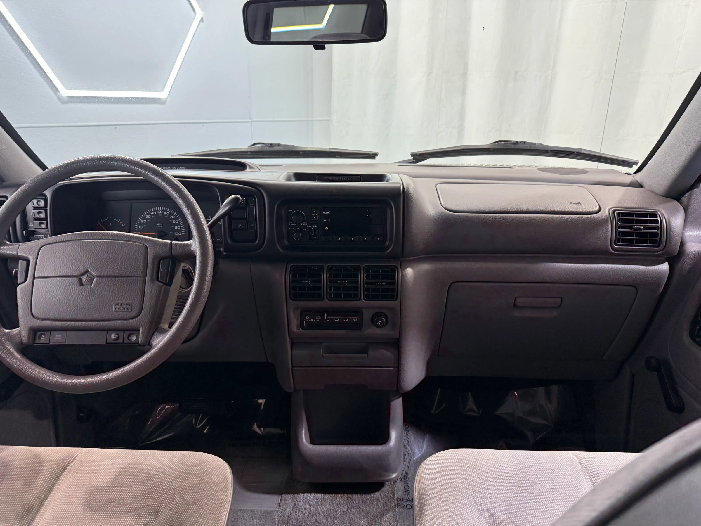 Used 1995 Dodge Caravan Minivan image 16