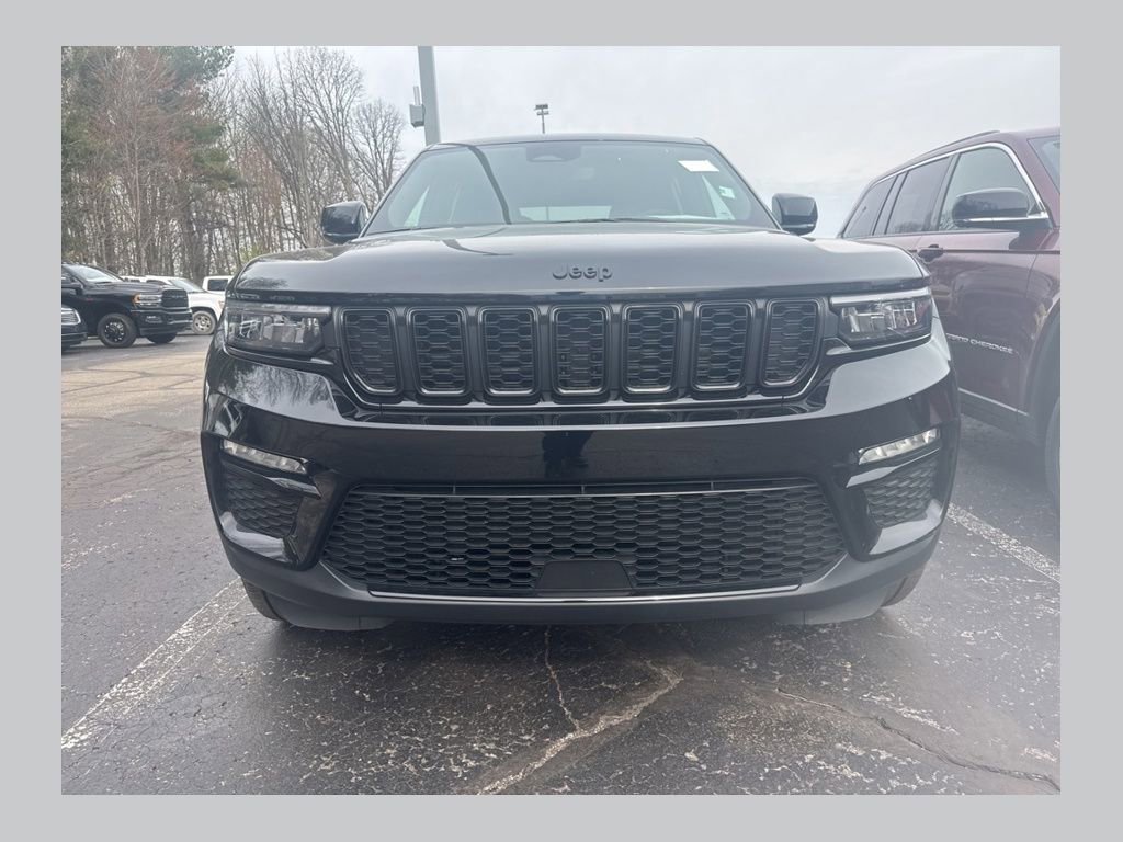 Used 2024 Jeep Grand Cherokee Limited w/ Black Appearance Package AWD/4WD image 1