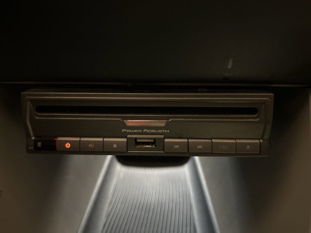 Used 2017 Chrysler Pacifica Touring-L image 37