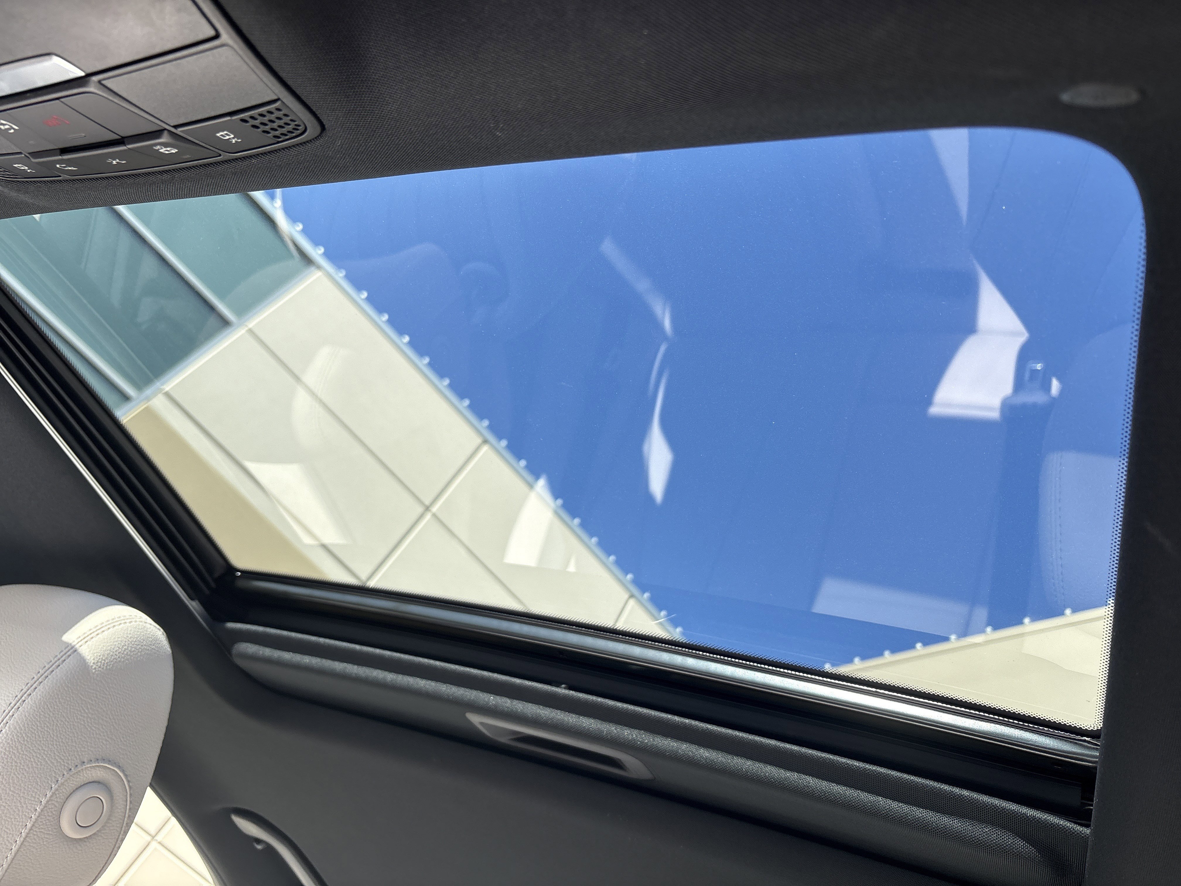 Used 2023 Mercedes-Benz E 350 4MATIC Sedan image 28