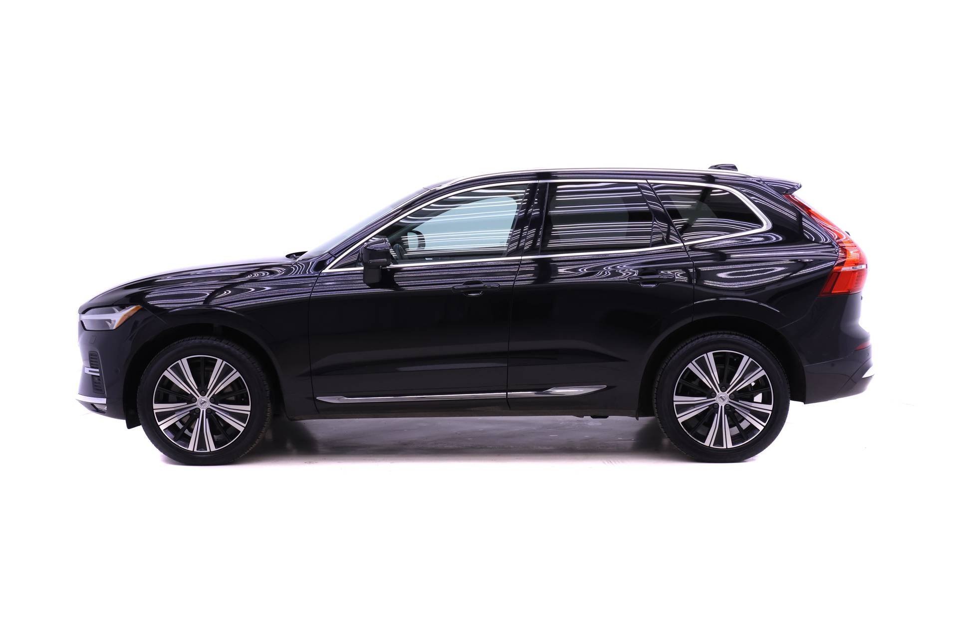 Certified 2022 Volvo XC60 B6 Inscription w/ Advanced Package image 5