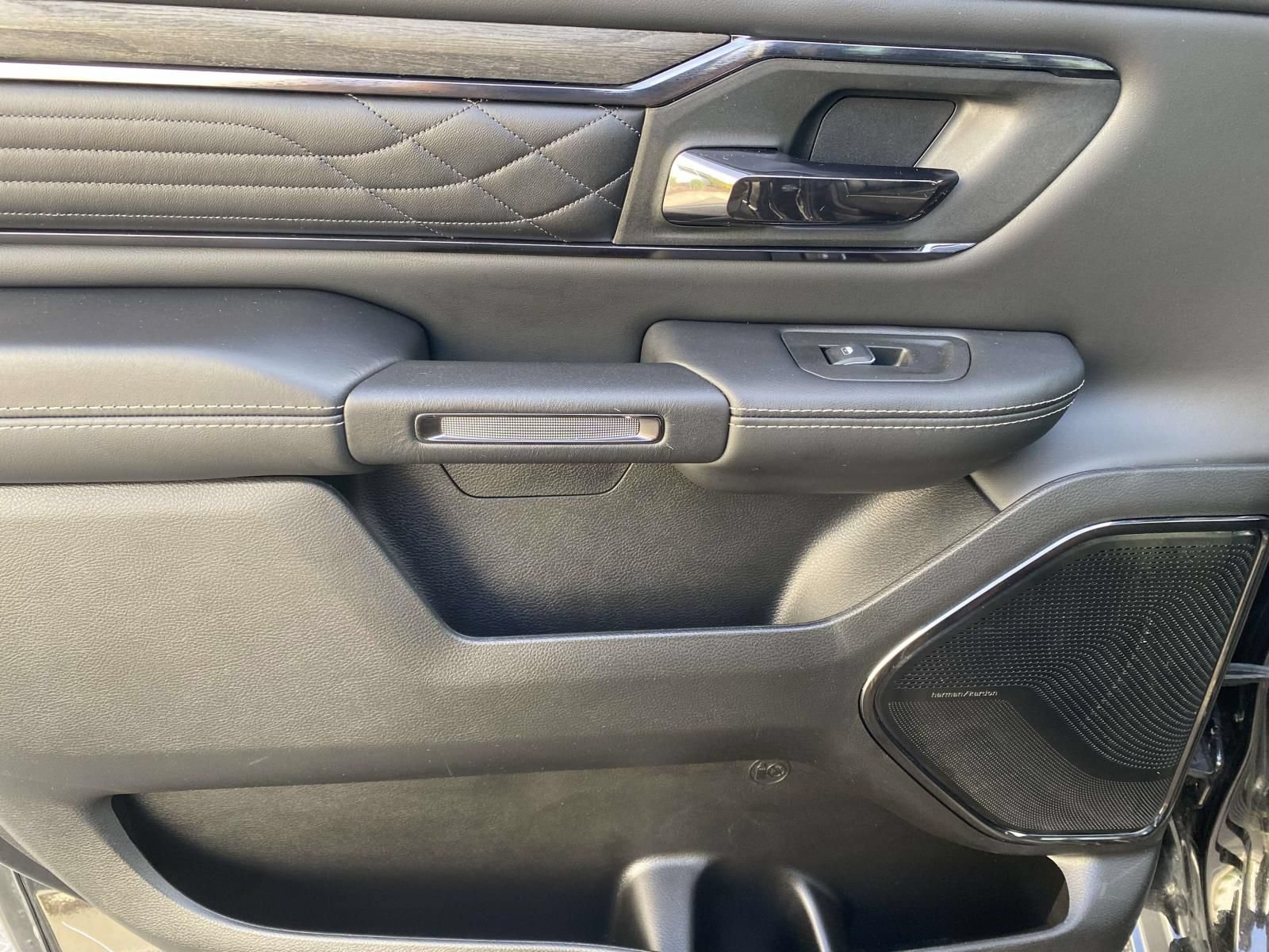Used 2025 RAM 1500 Limited AWD/4WD image 14