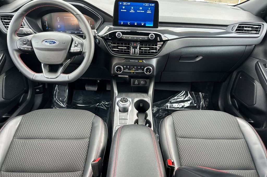 Used 2025 Ford Escape ST-Line image 13