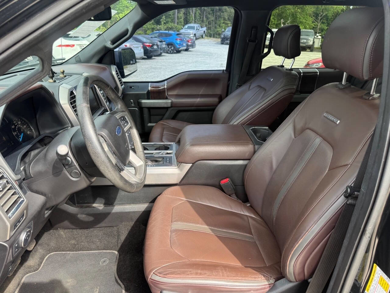 Used 2015 Ford F150 Platinum w/ Equipment Group 701A Luxury AWD/4WD image 19
