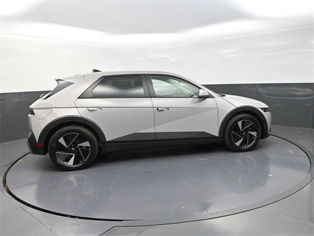 New 2025 Hyundai Ioniq 5 SE image 9