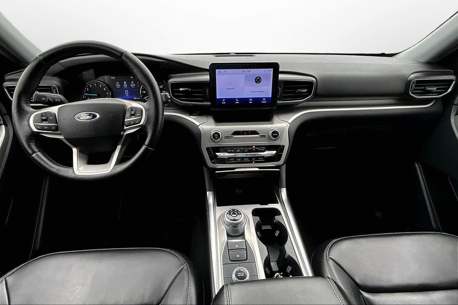 Used 2022 Ford Explorer XLT w/ Equipment Group 202A image 14