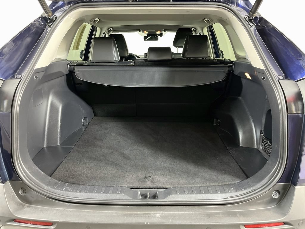 Used 2019 Toyota RAV4 Limited w/ Cold Weather Package FWD image 10