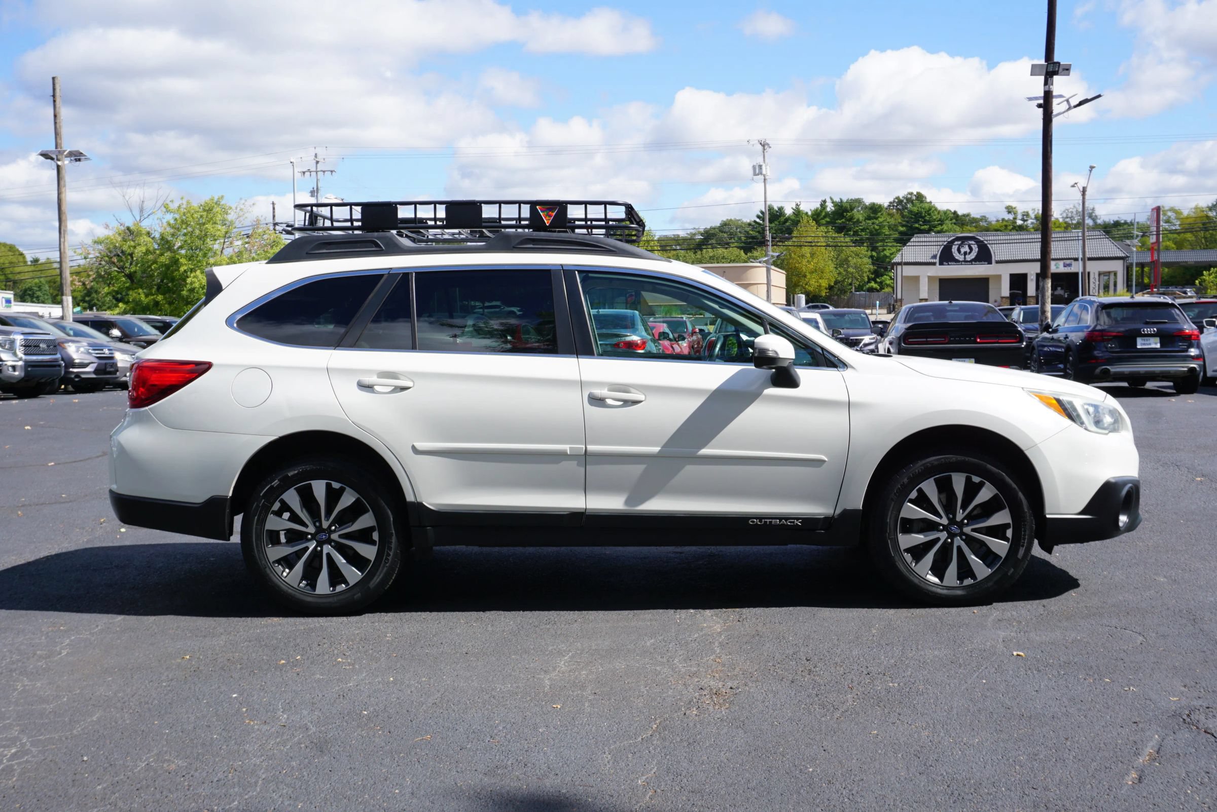 Used 2015 Subaru Outback 2.5i Limited AWD/4WD image 5