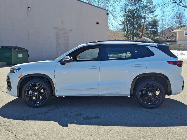 Certified 2025 Volkswagen Tiguan SE R-Line image 6