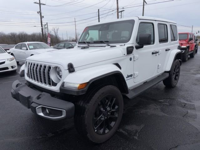 Used 2025 Jeep Wrangler Unlimited Sahara image 3