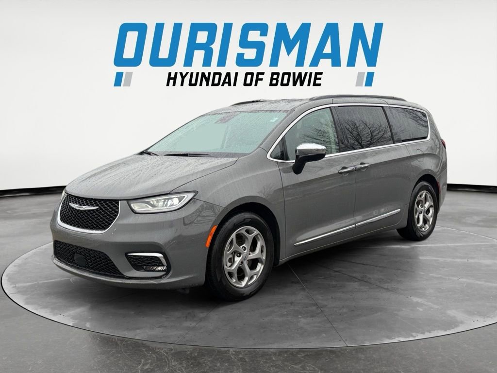 Used 2023 Chrysler Pacifica Limited image 8