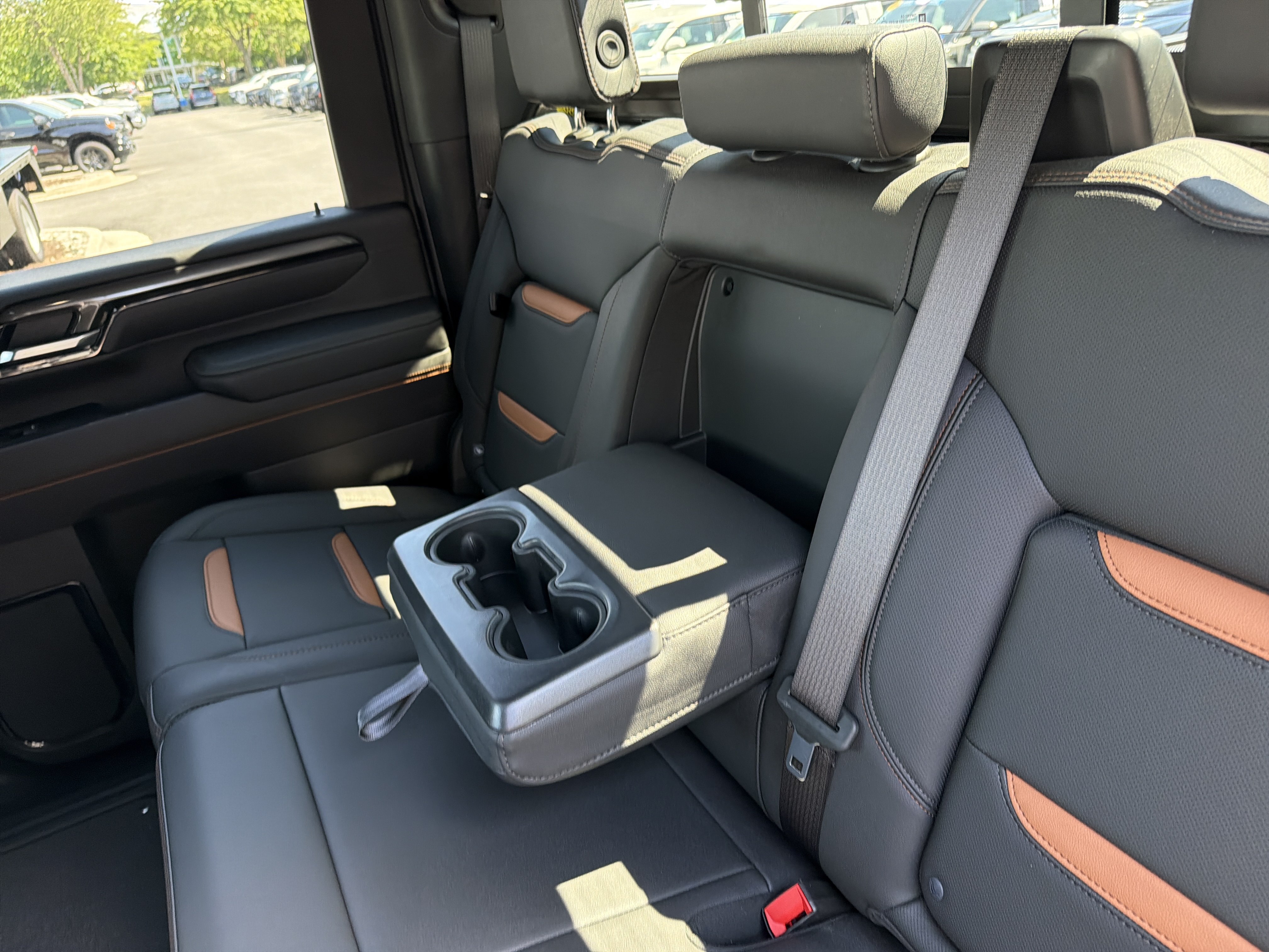 Used 2025 GMC Sierra 2500 AT4 w/ AT4 Premium Plus Package AWD/4WD image 33