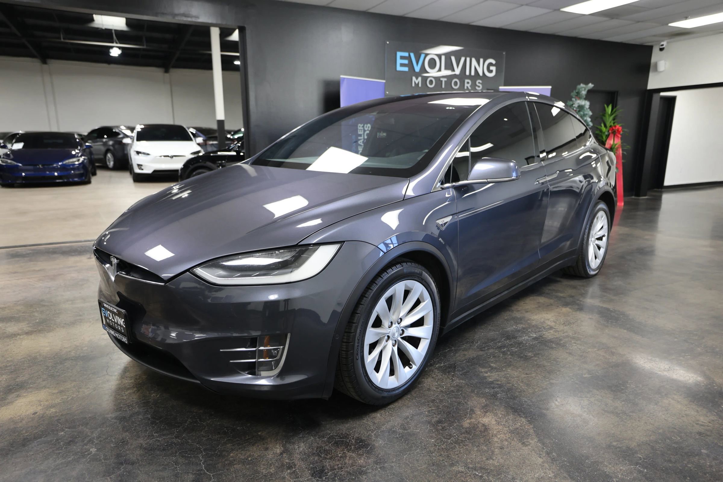 Used 2016 Tesla Model X 90D AWD/4WD image 4