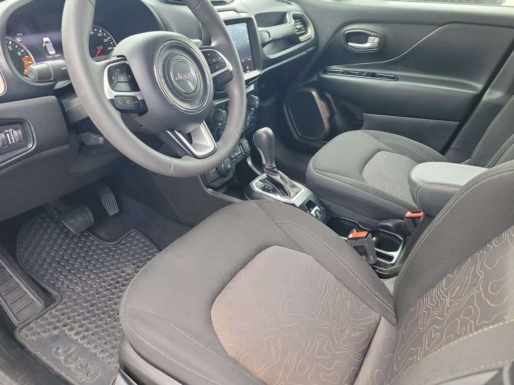 Used 2023 Jeep Renegade Latitude image 25