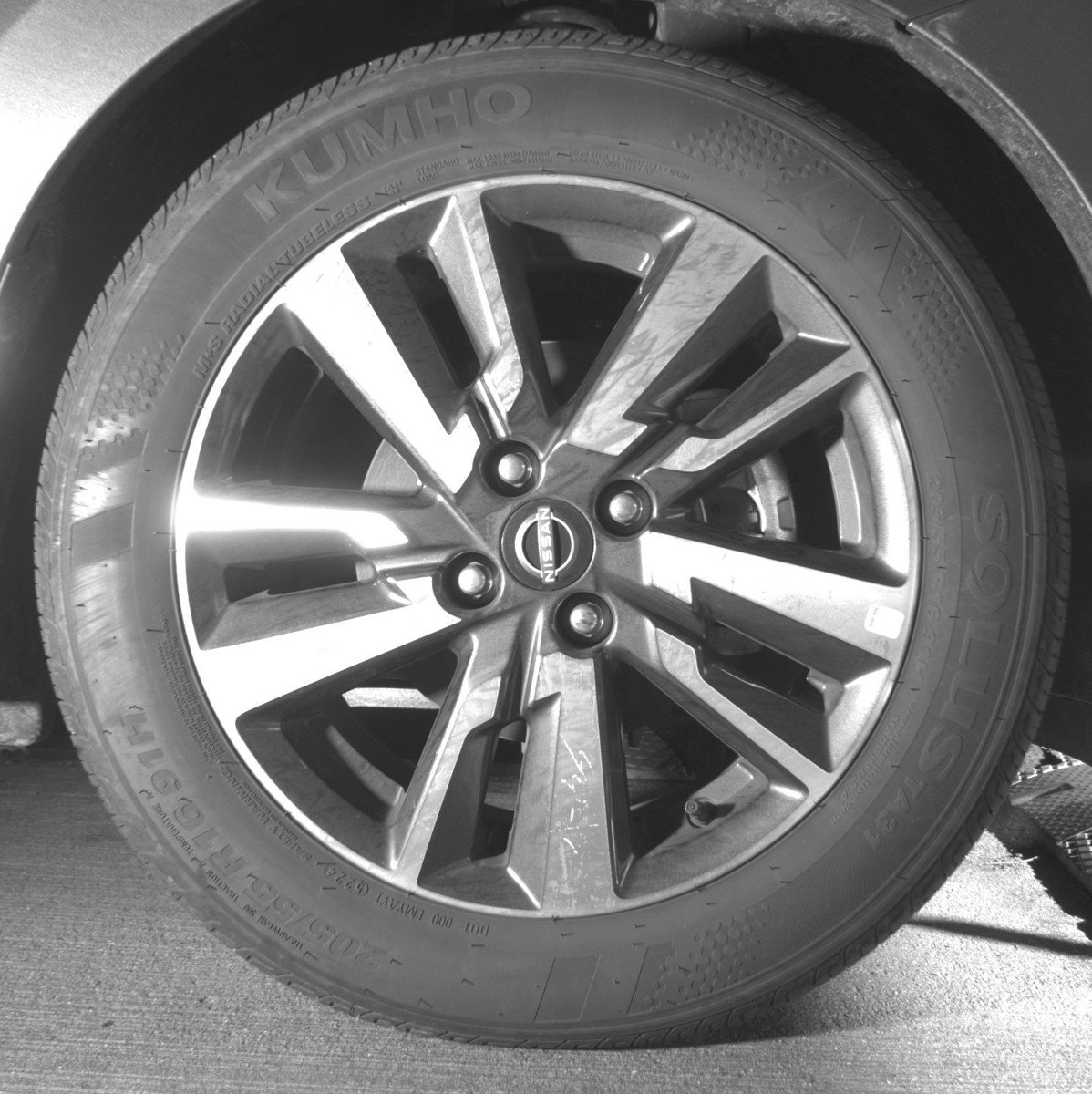 Used 2025 Nissan Versa SV image 13