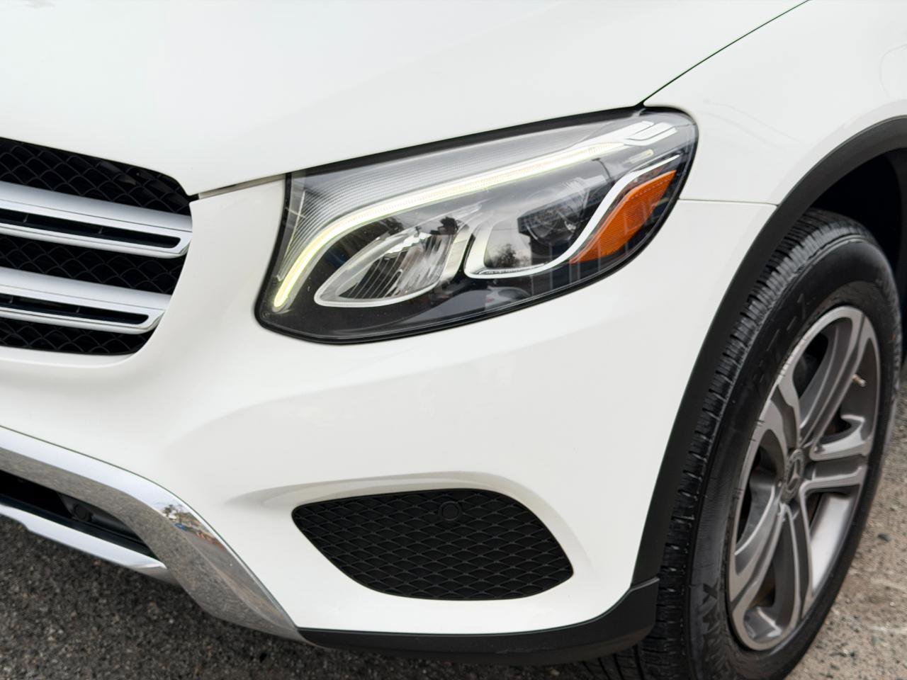 Used 2019 Mercedes-Benz GLC 300 4MATIC image 9