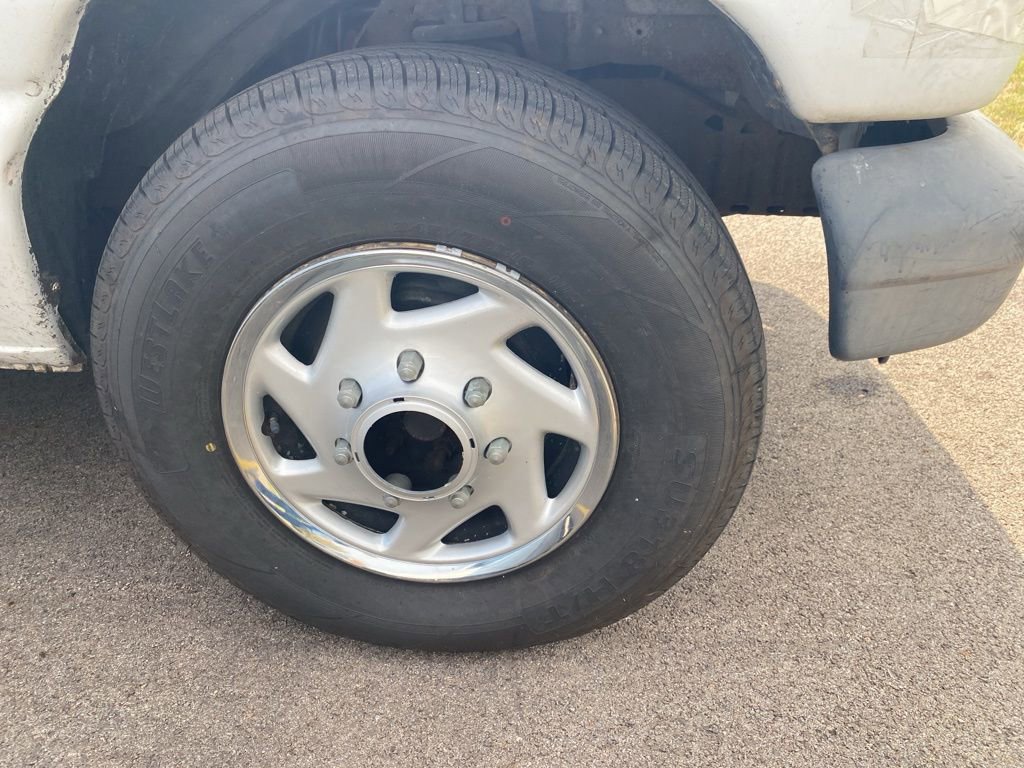 Used 2003 Ford E-250 and Econoline 250 image 3