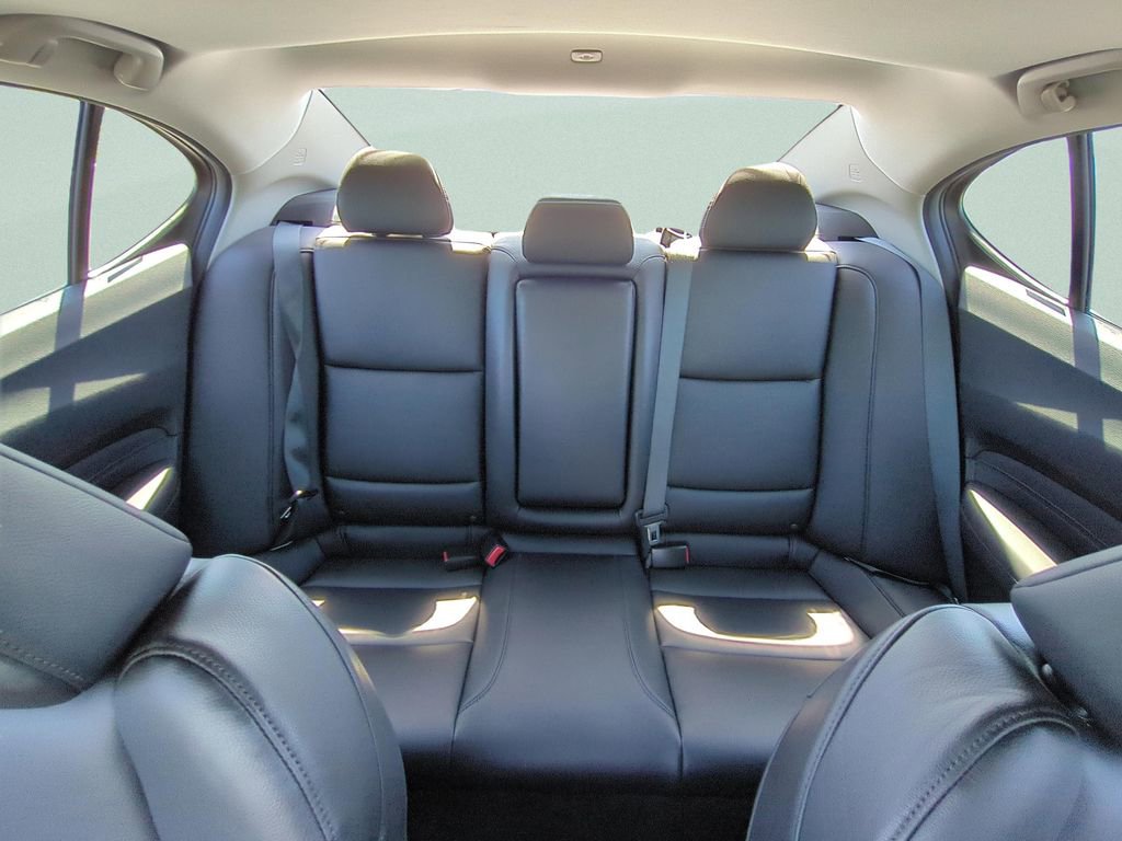 Used 2018 Acura TLX FWD image 9